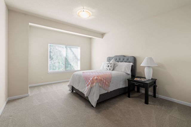 102 N Lindeblad Ln, Liberty Lake, WA 99019