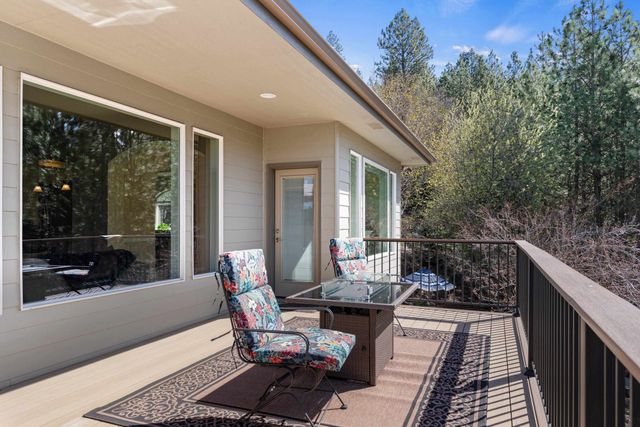 102 N Lindeblad Ln, Liberty Lake, WA 99019