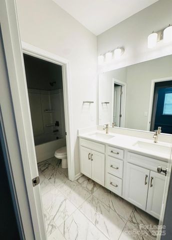 5810 Coulee Lane, Charlotte, NC 28215