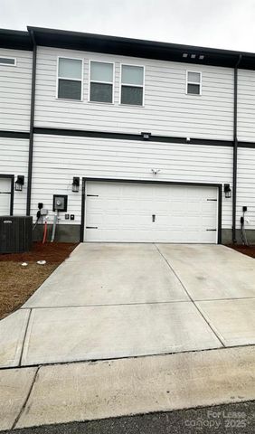 5810 Coulee Lane, Charlotte, NC 28215