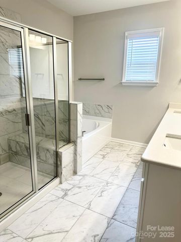 5810 Coulee Lane, Charlotte, NC 28215