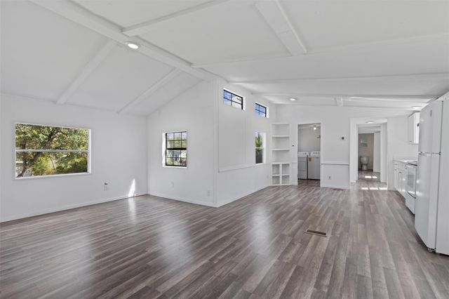 208 Yaupon Harbor, Onalaska, TX 77360