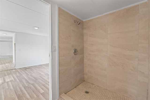 208 Yaupon Harbor, Onalaska, TX 77360