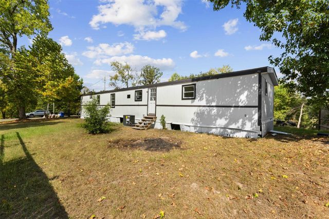 208 Yaupon Harbor, Onalaska, TX 77360