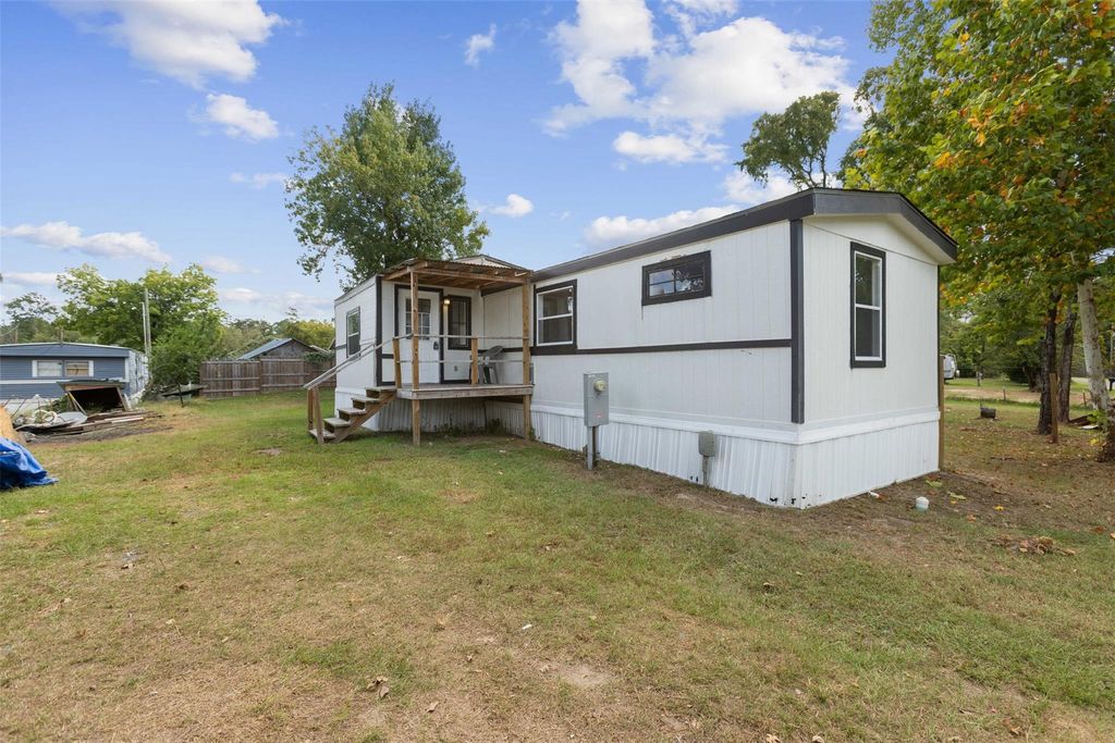 208 Yaupon Harbor, Onalaska, TX 77360