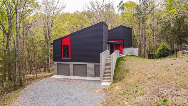386 Squirrel Lane, Clover, SC 29710