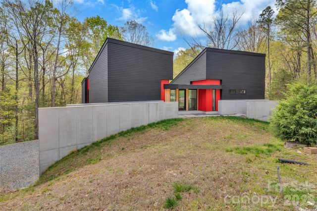 386 Squirrel Lane, Clover, SC 29710
