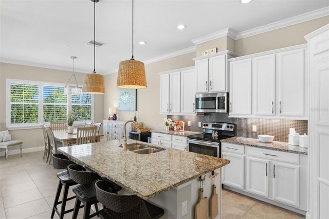 347 COMPASS POINT DRIVE 201, Bradenton, FL 34209