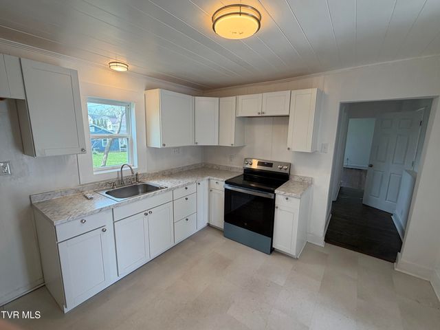 2152 Randolph Street, Bristol, VA 24201