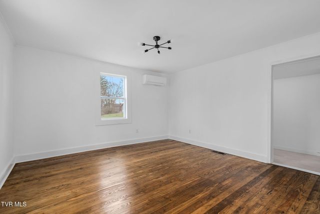 2152 Randolph Street, Bristol, VA 24201