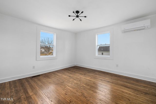 2152 Randolph Street, Bristol, VA 24201