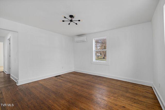 2152 Randolph Street, Bristol, VA 24201