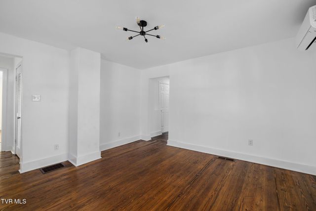 2152 Randolph Street, Bristol, VA 24201