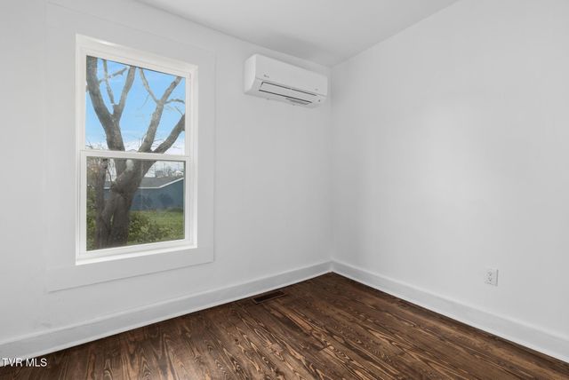 2152 Randolph Street, Bristol, VA 24201