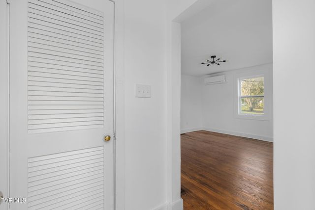 2152 Randolph Street, Bristol, VA 24201