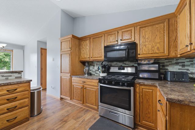 611 Austin Ln, Sedgwick, KS 67135