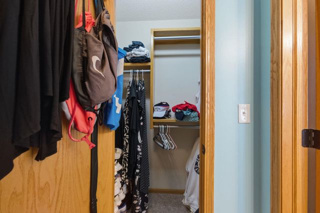 611 Austin Ln, Sedgwick, KS 67135