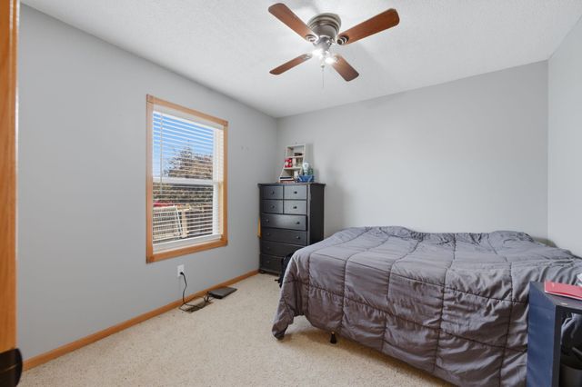 611 Austin Ln, Sedgwick, KS 67135