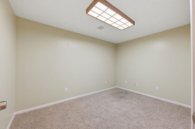 611 Austin Ln, Sedgwick, KS 67135