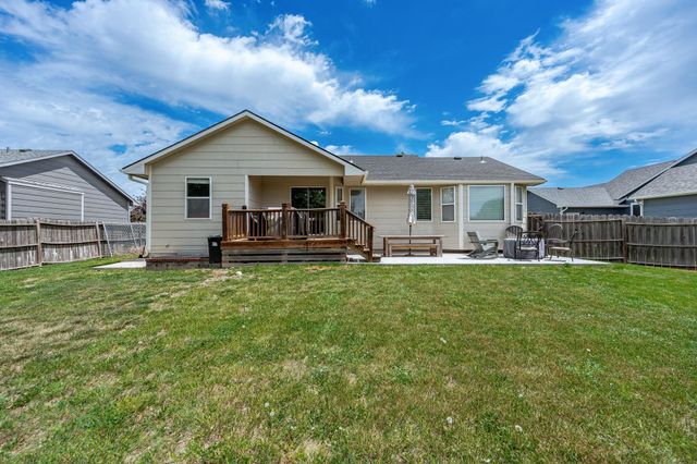 611 Austin Ln, Sedgwick, KS 67135