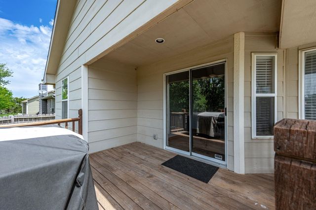 611 Austin Ln, Sedgwick, KS 67135