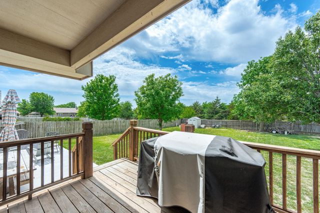 611 Austin Ln, Sedgwick, KS 67135