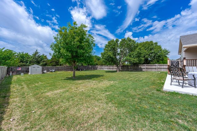 611 Austin Ln, Sedgwick, KS 67135