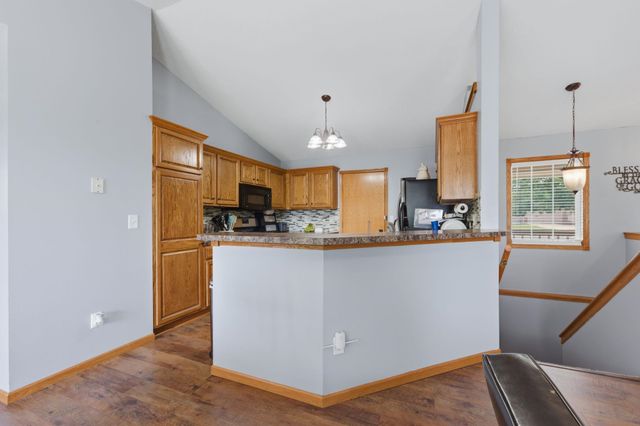 611 Austin Ln, Sedgwick, KS 67135