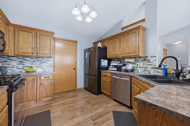 611 Austin Ln, Sedgwick, KS 67135