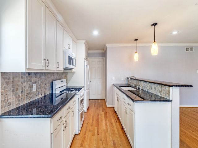 11707 Rogue Way, Dallas, TX 75218