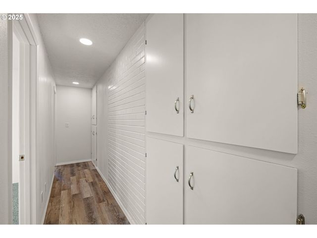 87737 OAK ISLAND Dr, Veneta, OR 97487