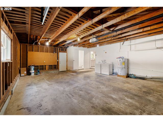 87737 OAK ISLAND Dr, Veneta, OR 97487