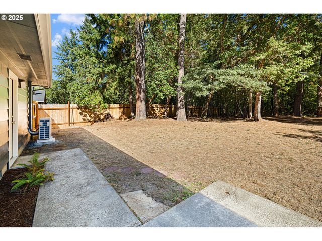 87737 OAK ISLAND Dr, Veneta, OR 97487