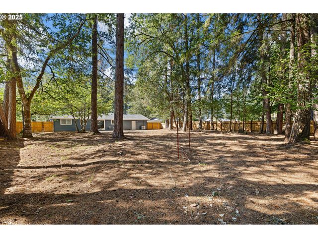 87737 OAK ISLAND Dr, Veneta, OR 97487