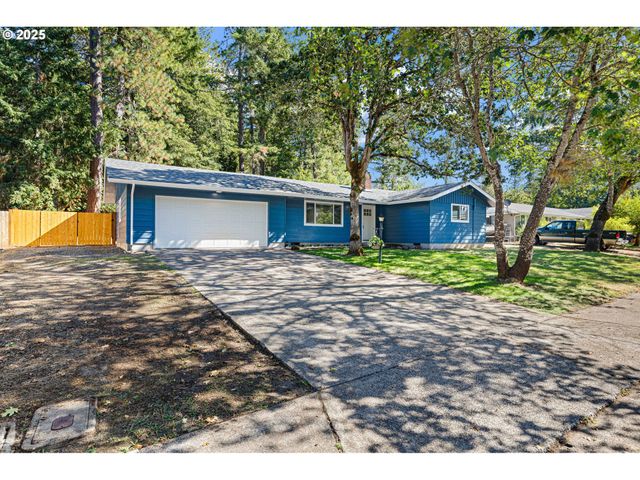 87737 OAK ISLAND Dr, Veneta, OR 97487