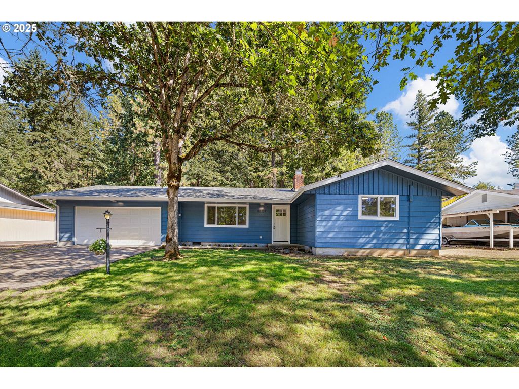 87737 OAK ISLAND Dr, Veneta, OR 97487
