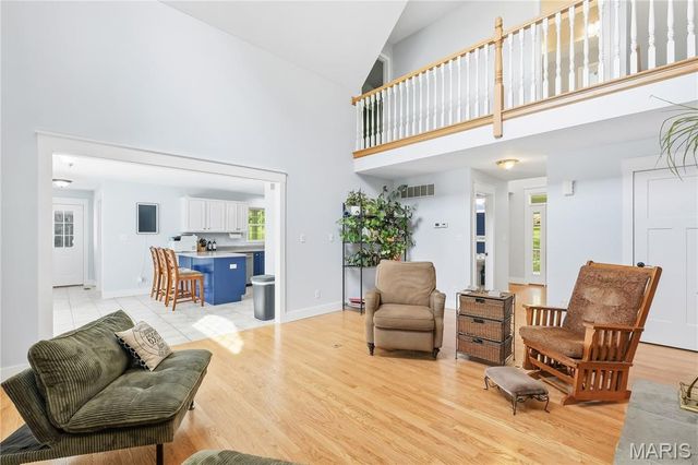 801 Honeyridge Road, Catawissa, MO 63015