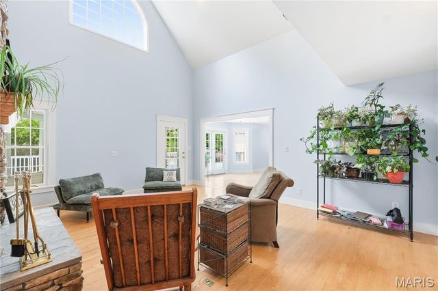 801 Honeyridge Road, Catawissa, MO 63015