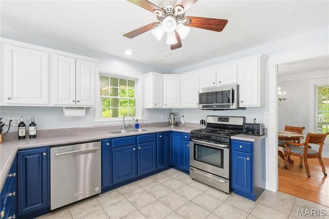 801 Honeyridge Road, Catawissa, MO 63015