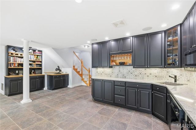 801 Honeyridge Road, Catawissa, MO 63015