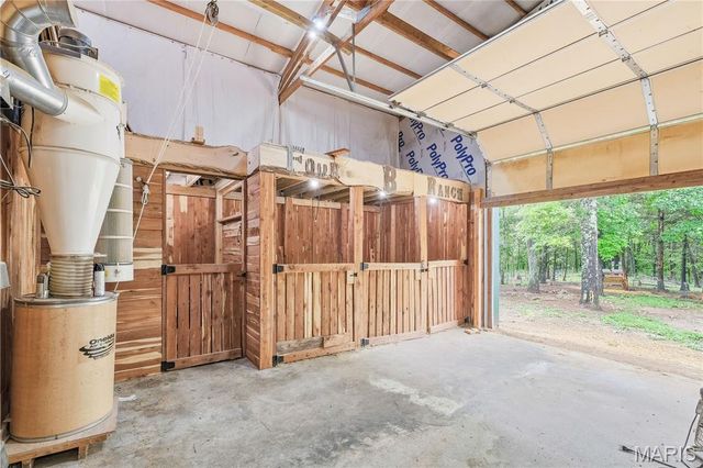801 Honeyridge Road, Catawissa, MO 63015