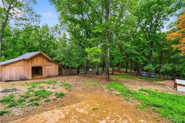 801 Honeyridge Road, Catawissa, MO 63015