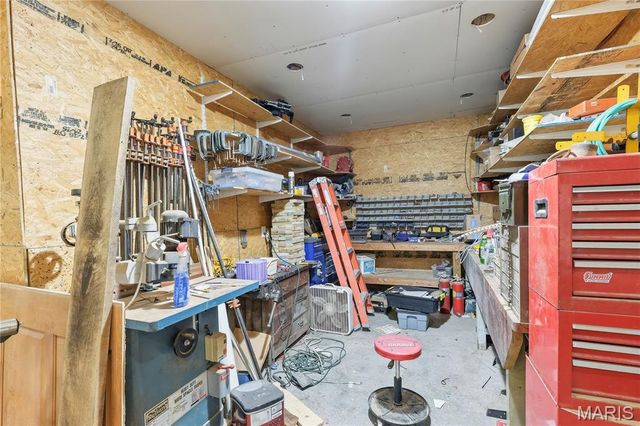 801 Honeyridge Road, Catawissa, MO 63015