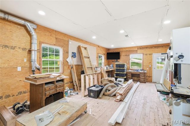 801 Honeyridge Road, Catawissa, MO 63015