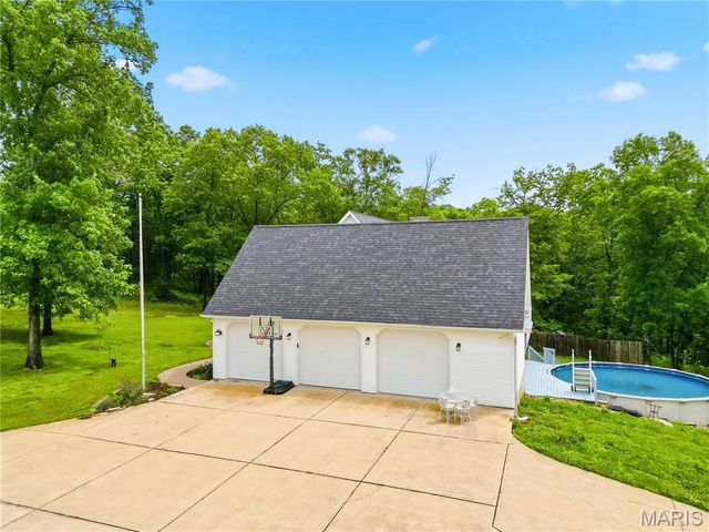 801 Honeyridge Road, Catawissa, MO 63015