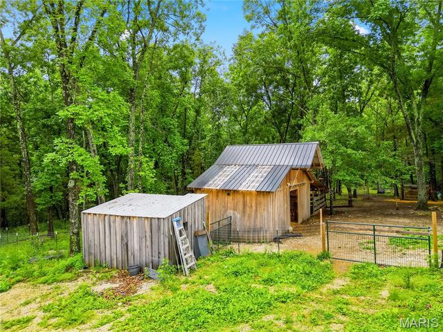 801 Honeyridge Road, Catawissa, MO 63015