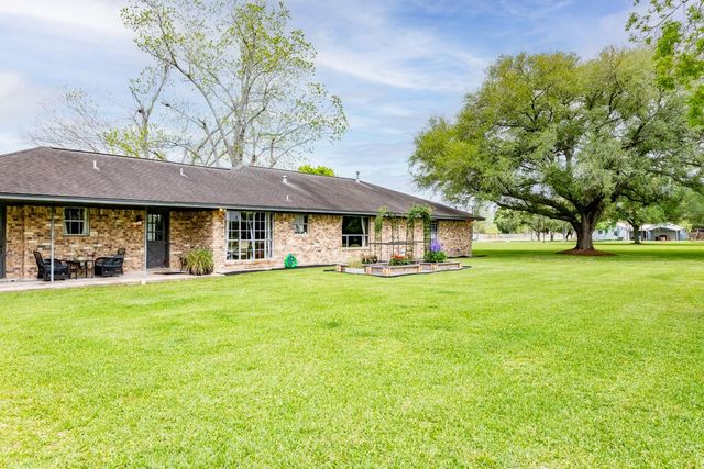 2821 Harkey Road, Pearland, TX 77584