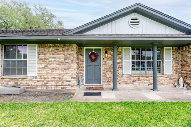 2821 Harkey Road, Pearland, TX 77584