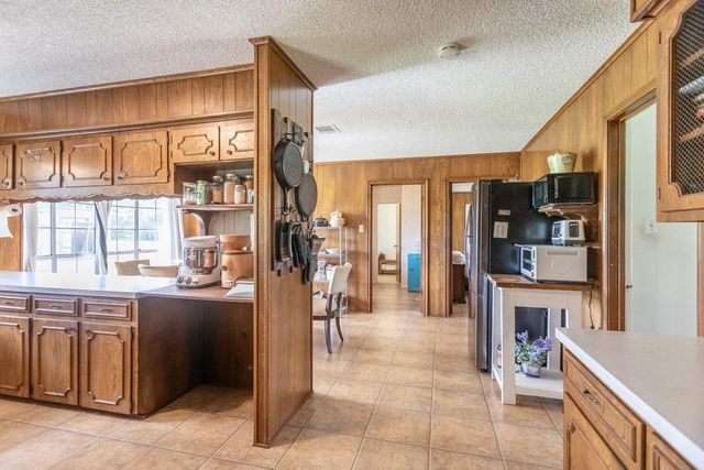 2821 Harkey Road, Pearland, TX 77584