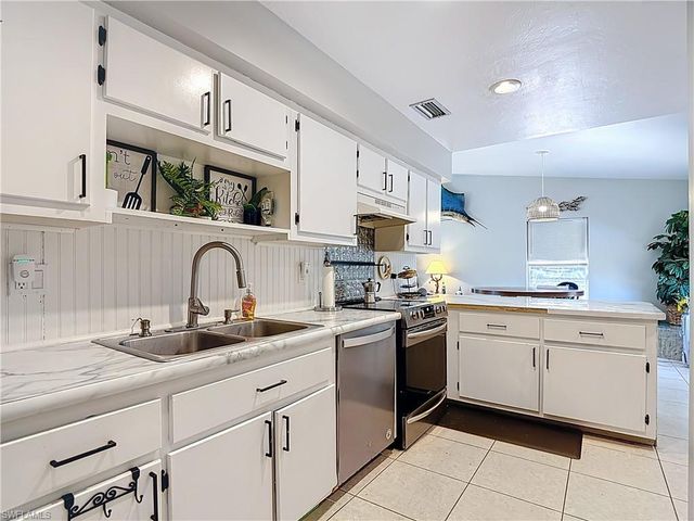 8628 Yukon CT, St. James City, FL 33956